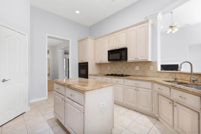 24202 Middle FRK, San Antonio, TX 78258