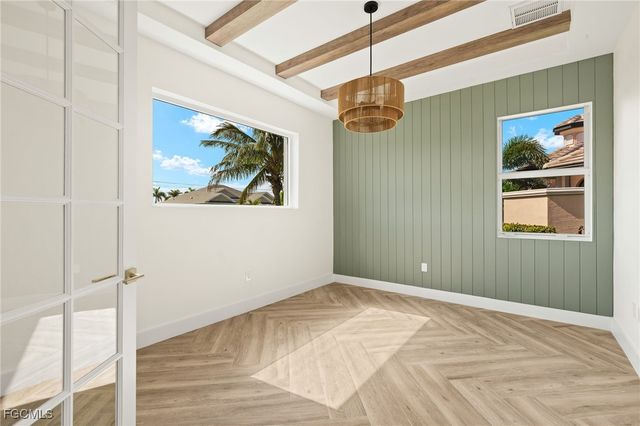 816 NW 39th AVE, Cape Coral, FL 33993