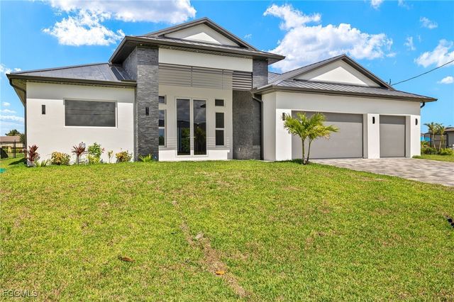 816 NW 39th AVE, Cape Coral, FL 33993