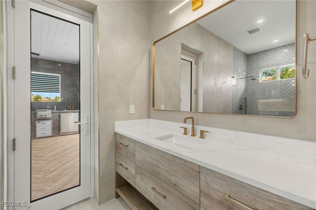 816 NW 39th AVE, Cape Coral, FL 33993