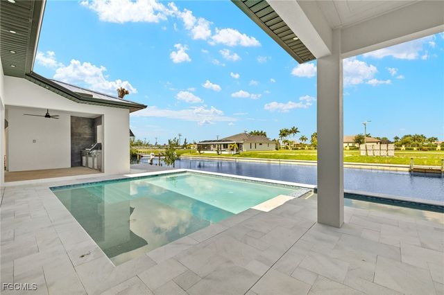 816 NW 39th AVE, Cape Coral, FL 33993