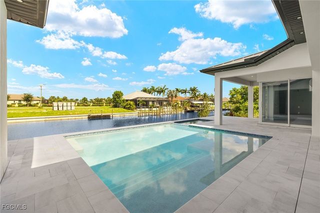 816 NW 39th AVE, Cape Coral, FL 33993