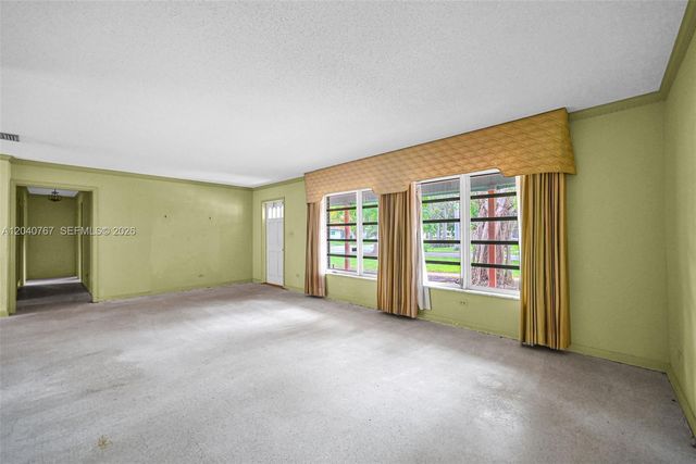 600 Petunia Dr, Plantation, FL 33317