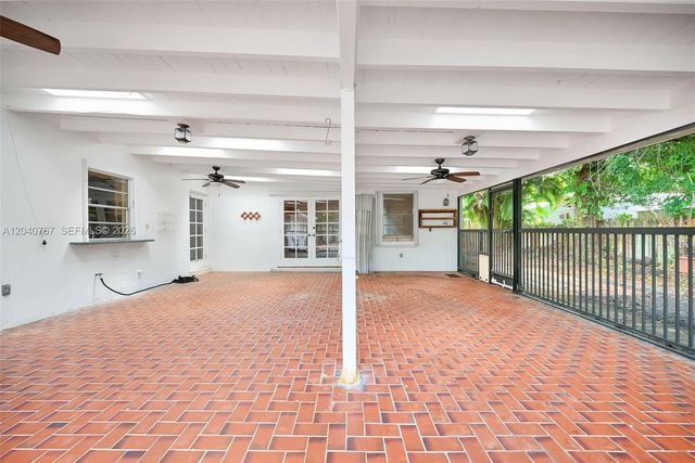 600 Petunia Dr, Plantation, FL 33317