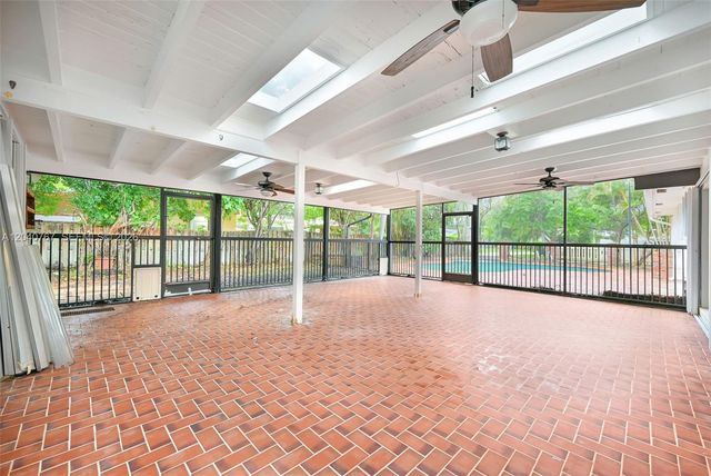 600 Petunia Dr, Plantation, FL 33317