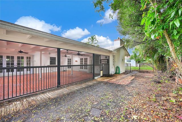 600 Petunia Dr, Plantation, FL 33317