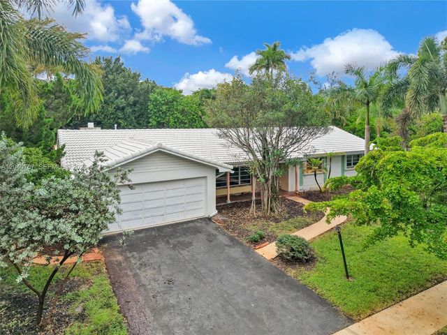 600 Petunia Dr, Plantation, FL 33317