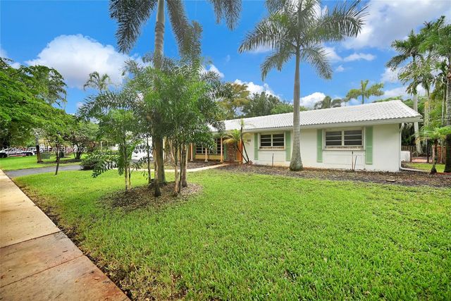 600 Petunia Dr, Plantation, FL 33317
