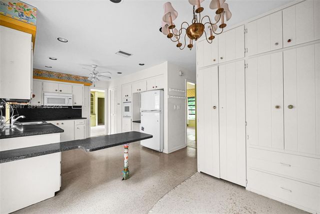 600 Petunia Dr, Plantation, FL 33317
