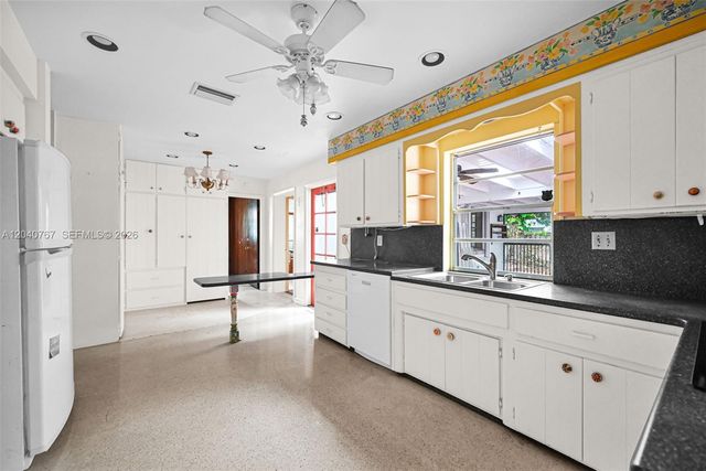 600 Petunia Dr, Plantation, FL 33317