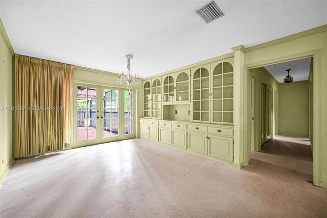 600 Petunia Dr, Plantation, FL 33317