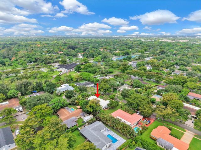 600 Petunia Dr, Plantation, FL 33317