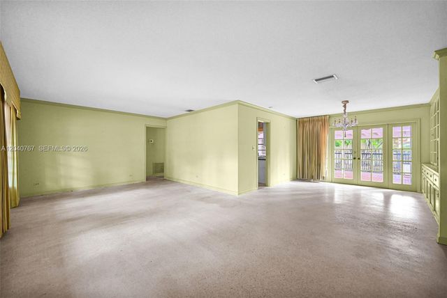600 Petunia Dr, Plantation, FL 33317