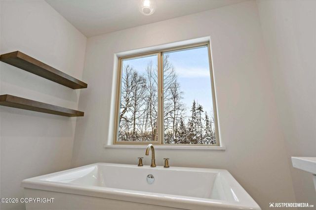 9754 E Ariel Drive, Palmer, AK 99645