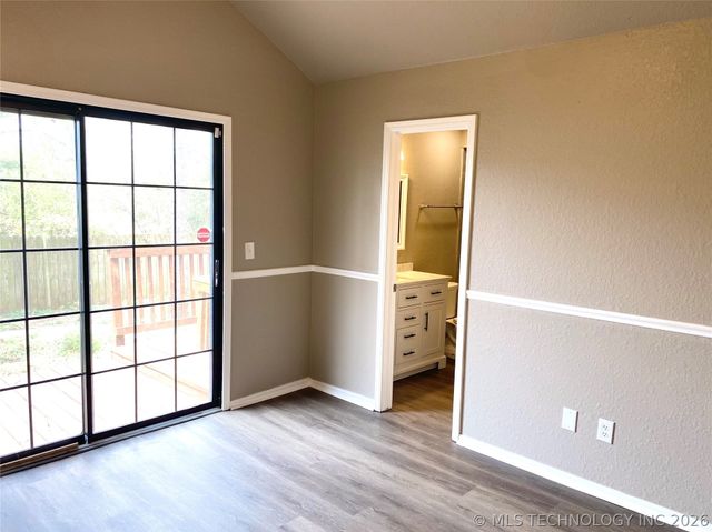 6102 S Waco Avenue, Tulsa, OK 74132