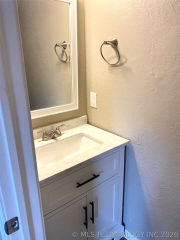 6102 S Waco Avenue, Tulsa, OK 74132