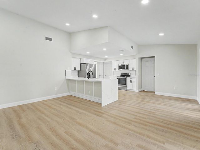 6918 ODONIEL LOOP W, Lakeland, FL 33809