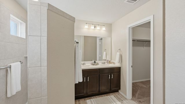 2422 MOSELLE LN, New Braunfels, TX 78130