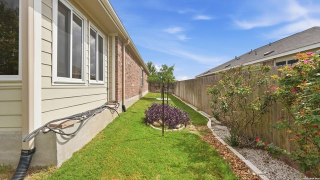 2422 MOSELLE LN, New Braunfels, TX 78130