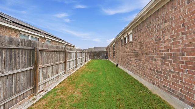 2422 MOSELLE LN, New Braunfels, TX 78130