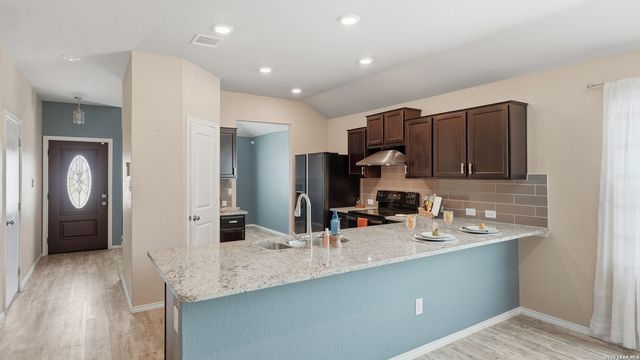 2422 MOSELLE LN, New Braunfels, TX 78130