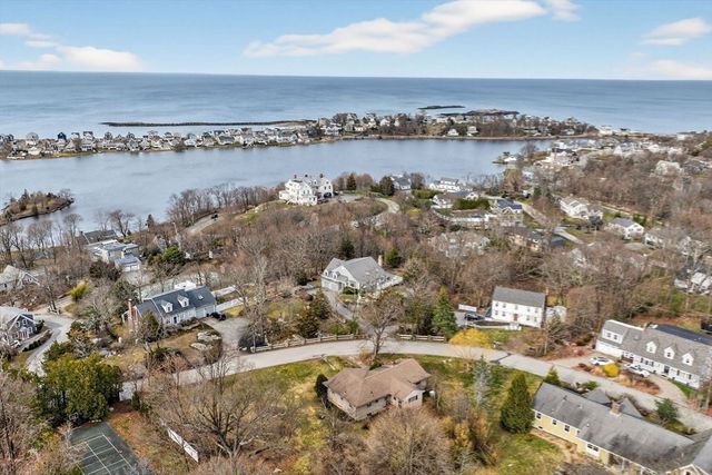 32 Howe Rd, Cohasset, MA 02025