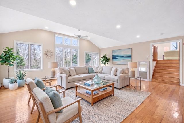 32 Howe Rd, Cohasset, MA 02025