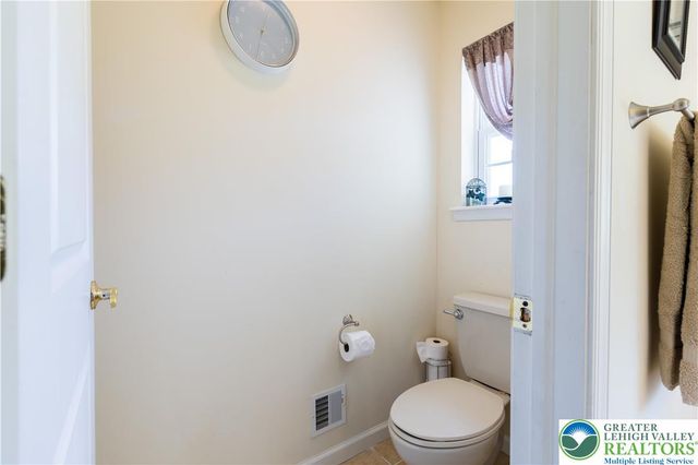 707 Gilbert Road, Chestnuthill Twp, PA 18331