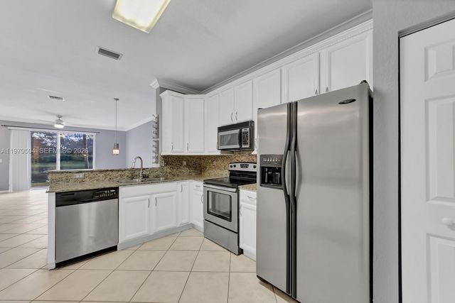 2590 Cordoba Bnd 2590, Weston, FL 33327