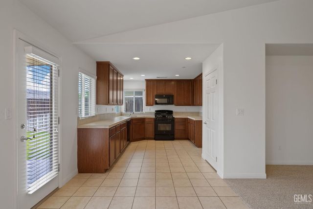 13507 Ashton Wood Court, Bakersfield, CA 93314