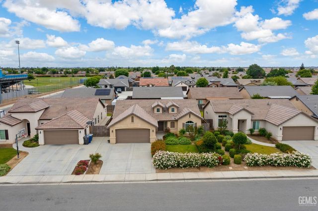 13507 Ashton Wood Court, Bakersfield, CA 93314