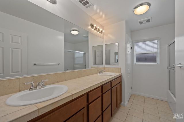 13507 Ashton Wood Court, Bakersfield, CA 93314