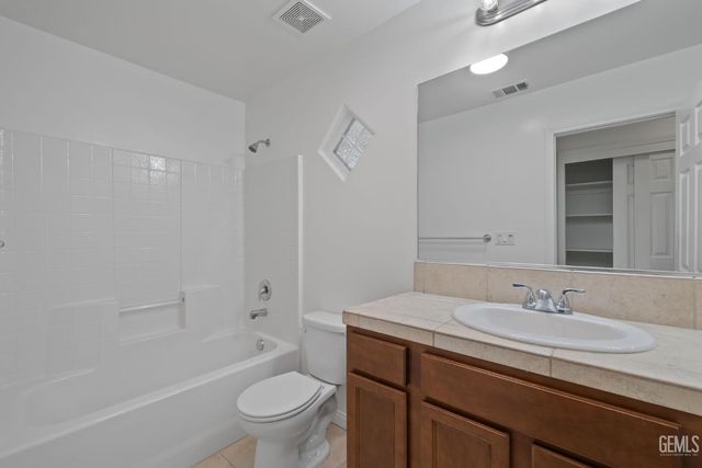 13507 Ashton Wood Court, Bakersfield, CA 93314