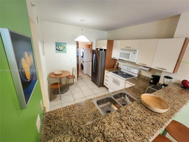 18100 N Bay Rd PH7, Sunny Isles Beach, FL 33160