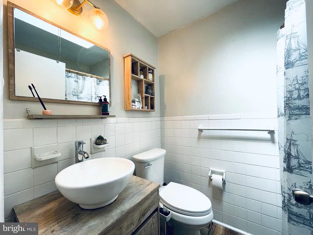 12564 BISCAYNE DR, Philadelphia, PA 19154