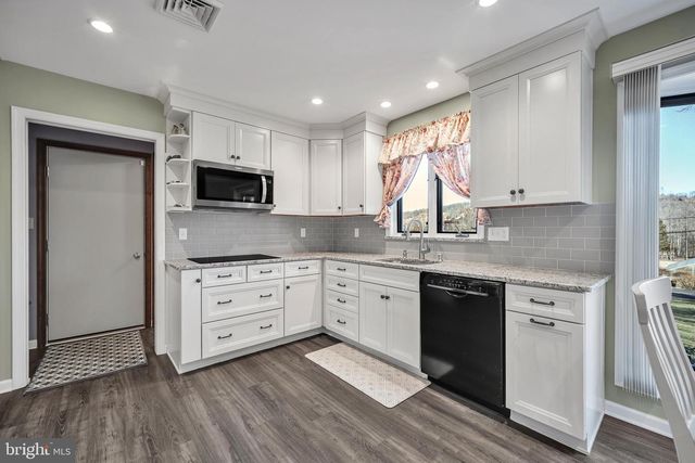 2028 N ROCKHILL RD, Sellersville, PA 18960