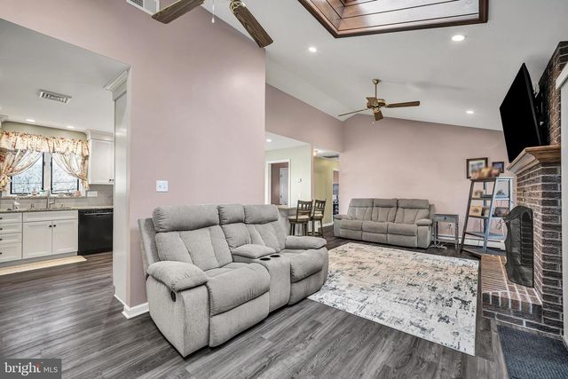 2028 N ROCKHILL RD, Sellersville, PA 18960