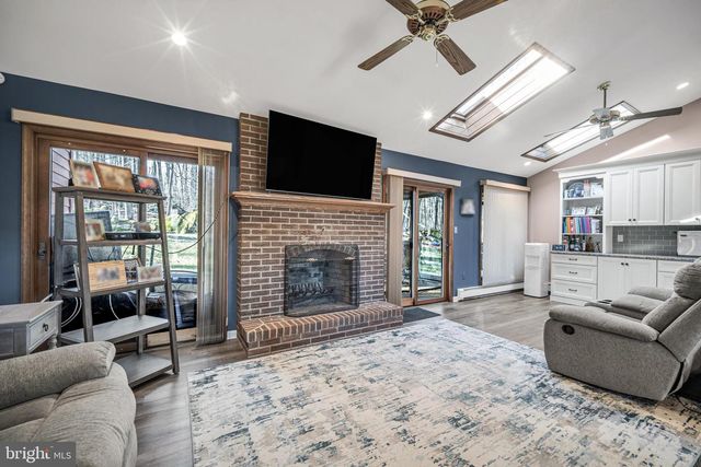 2028 N ROCKHILL RD, Sellersville, PA 18960