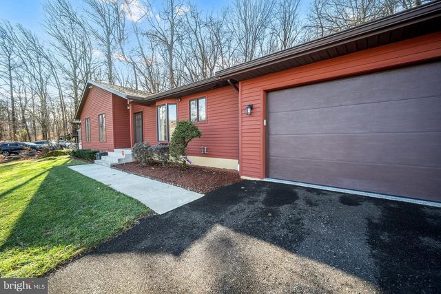 2028 N ROCKHILL RD, Sellersville, PA 18960