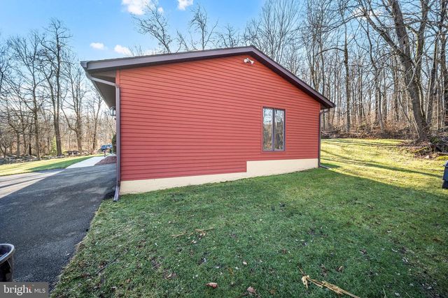 2028 N ROCKHILL RD, Sellersville, PA 18960