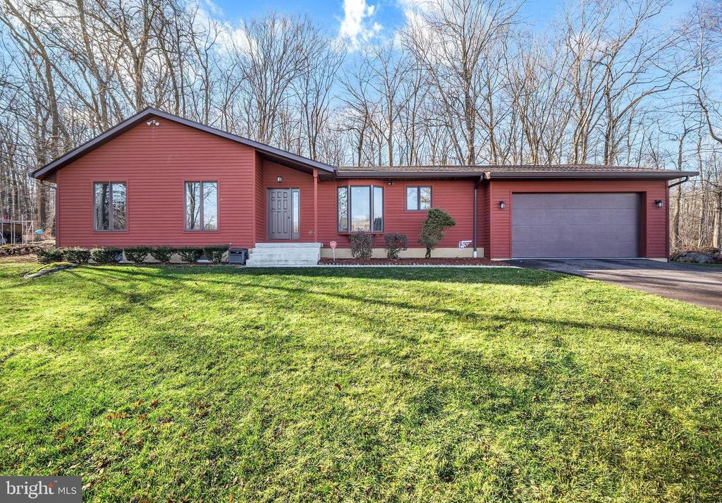 Image 1 of property listing at 2028 N ROCKHILL RD, Sellersville, PA 18960