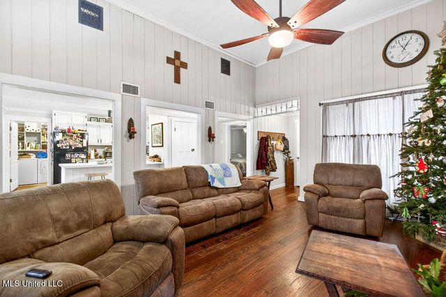 13401 Larue Road, Vancleave, MS 39565