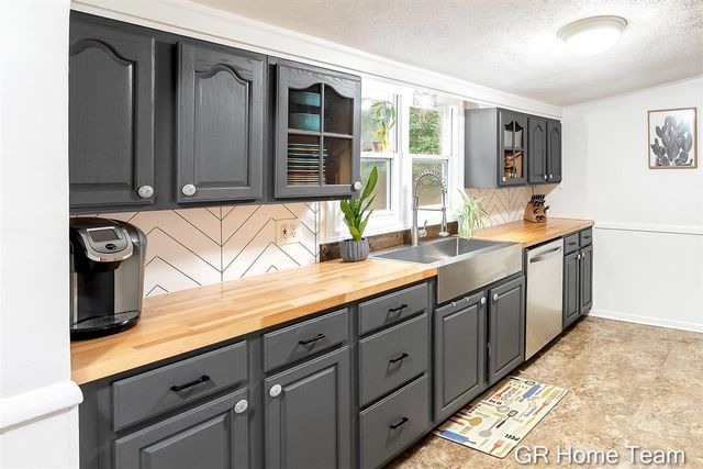 1605 Preston Avenue, Grand Rapids, MI 49504