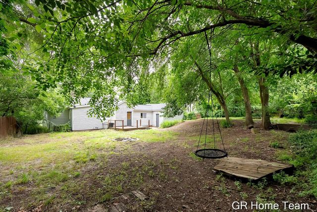 1605 Preston Avenue, Grand Rapids, MI 49504