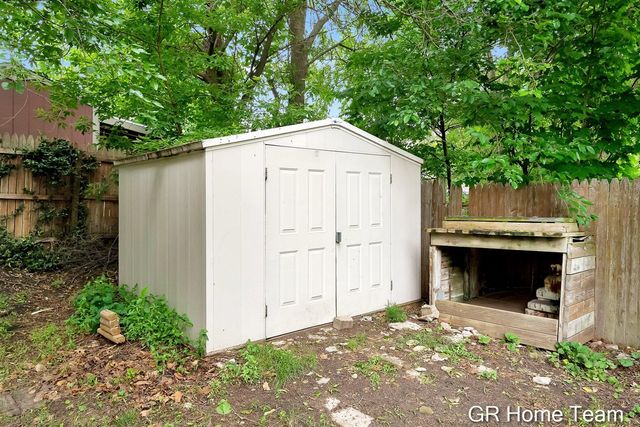 1605 Preston Avenue, Grand Rapids, MI 49504