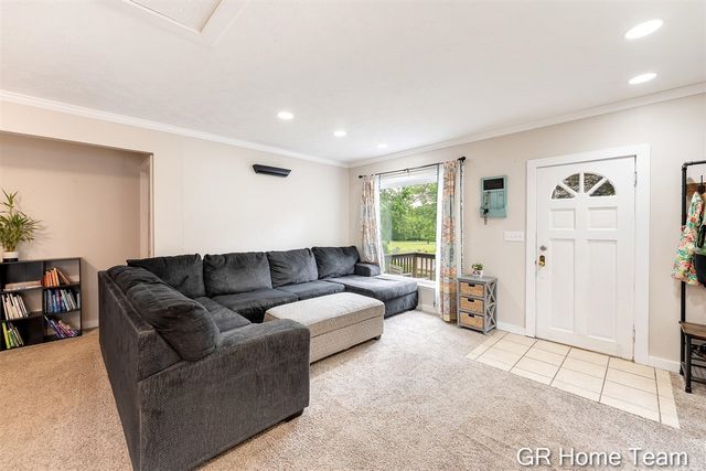 1605 Preston Avenue, Grand Rapids, MI 49504