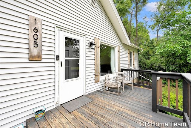 1605 Preston Avenue, Grand Rapids, MI 49504