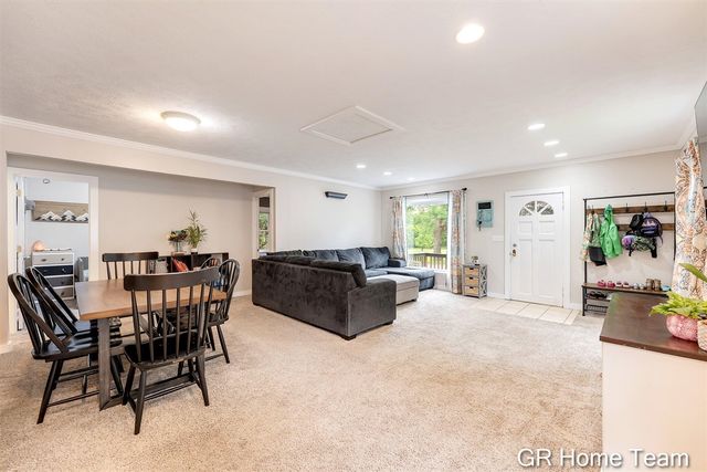1605 Preston Avenue, Grand Rapids, MI 49504