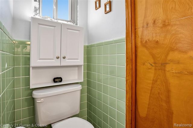 8224 N Evangeline Street, Dearborn Heights, MI 48127
