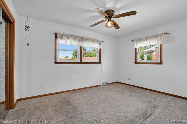 8224 N Evangeline Street, Dearborn Heights, MI 48127